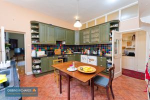 Kitchen- click for photo gallery